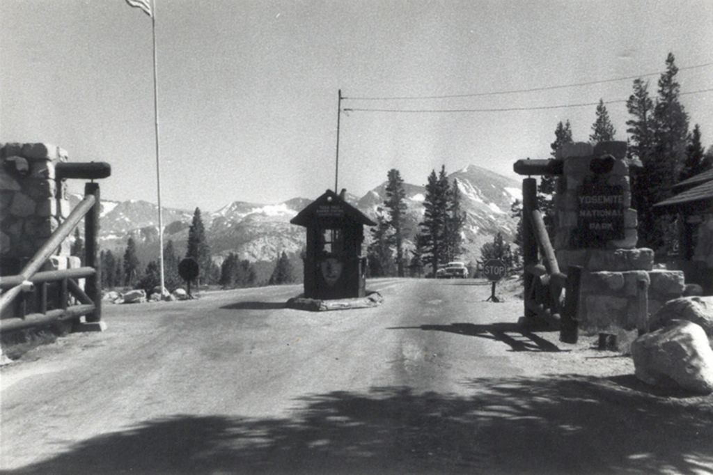 Tioga Pass entrance to Yosemite